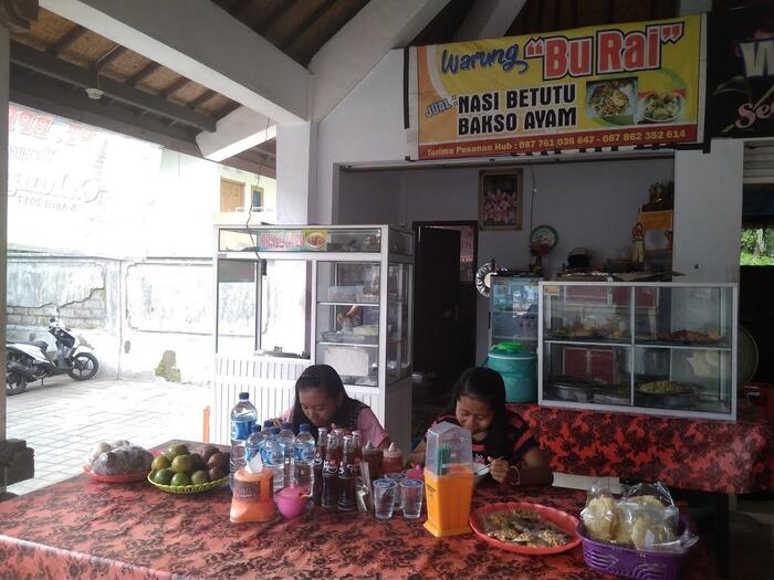 Makan Siang di Adipala: Warung Bu Taryo, Teman yang Selalu Menemani